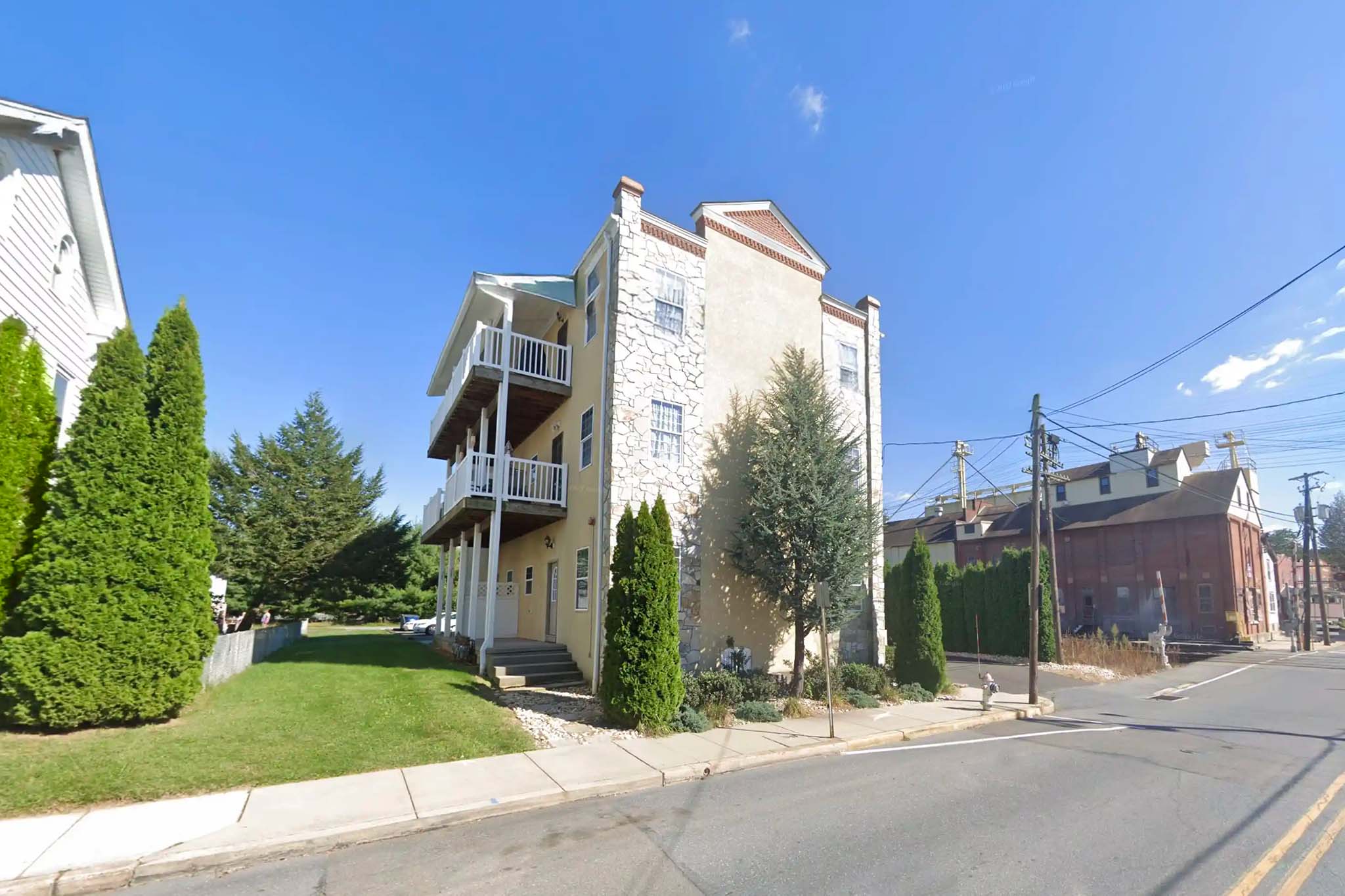 129 Woodrow Ave Sinking Spring, Pa 19608