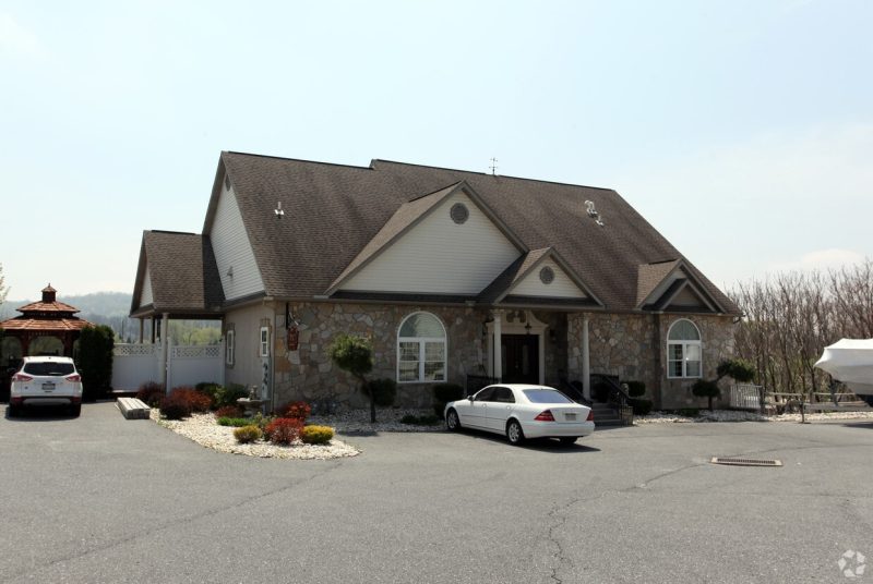 Grecian Terrace Village Apartments Penn Ave @ 101-137 Grecian Terrace, Sinking Spring, PA 19608