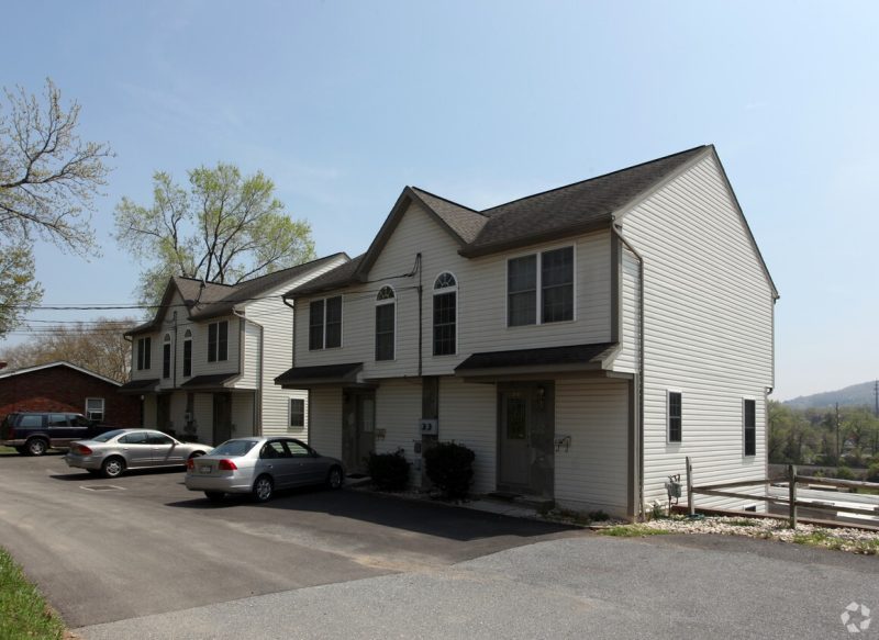 Grecian Terrace Village Apartments Penn Ave @ 101-137 Grecian Terrace, Sinking Spring, PA 19608