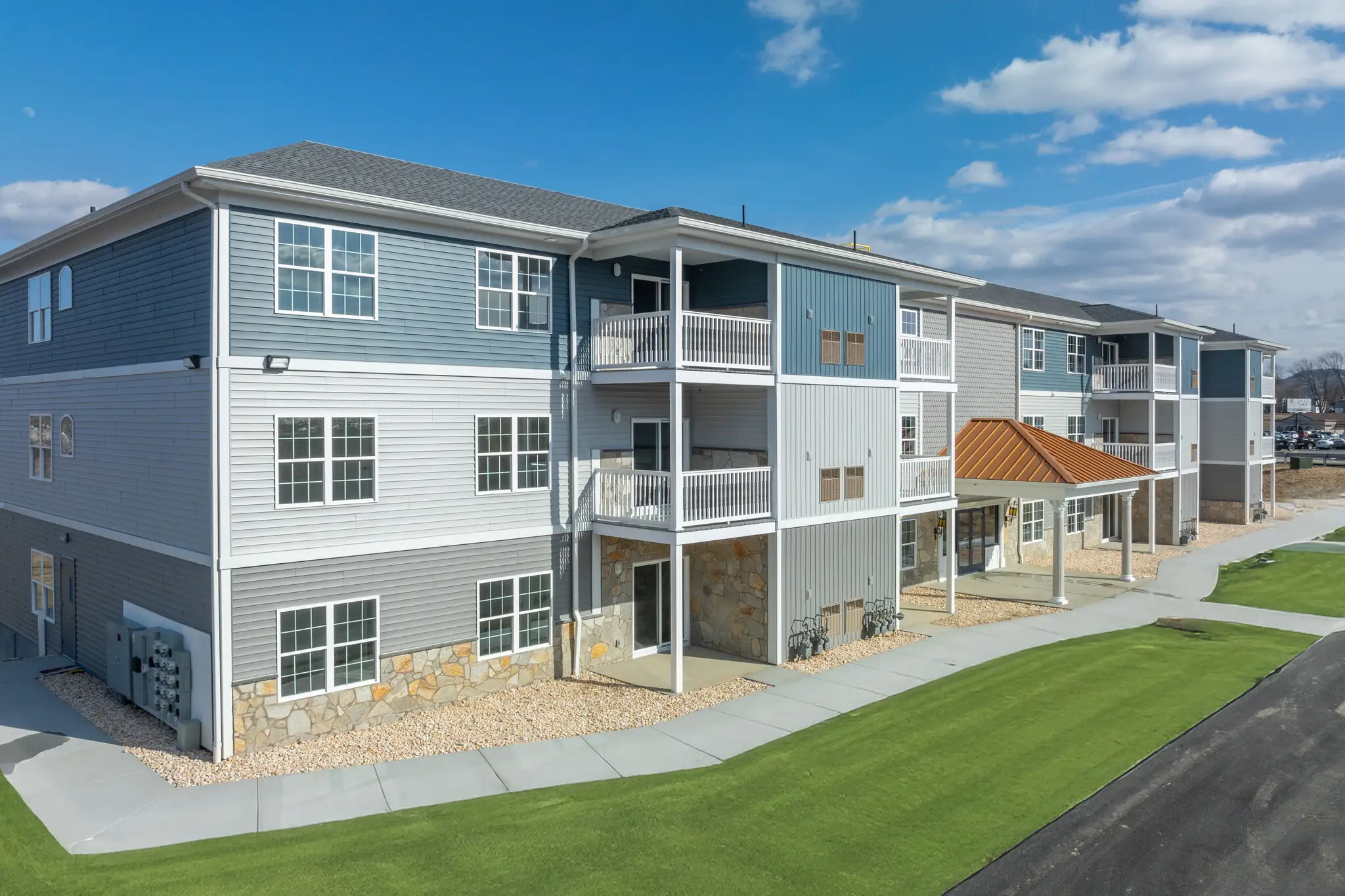 Green Valley Terrace - Apartment building in Sinking Spring, PA